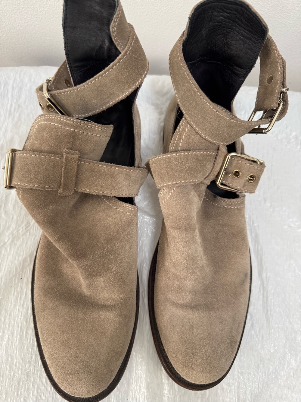Burberry suede ankle boots / shoes